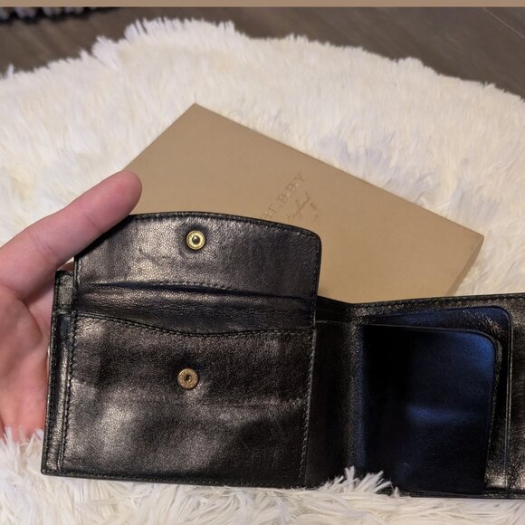 Gucci, Vintage Long Bifold Wallet, Black Leather with Iconic Stripe - Picture 10 of 16